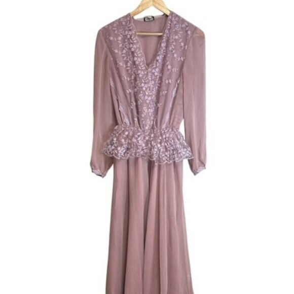 Muncy Dresses & Skirts - Veiled New York Modest Fashion Long Sleeve Maxi Dress NWT Size 14 Dusty Rose